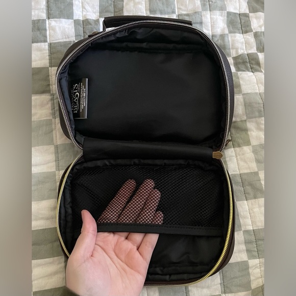 OFFICIALLY LICENSED “Fantastic Beasts and Where to Find Them” Pencil Case - Picture 4 of 6